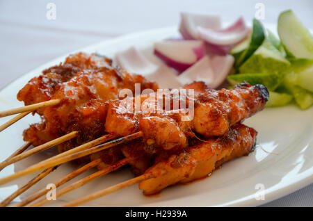 La cuisine asiatique délicieux Poulet Satay Banque D'Images