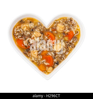 Soupe de riz sauvage de poulet isolée sur fond blanc Banque D'Images