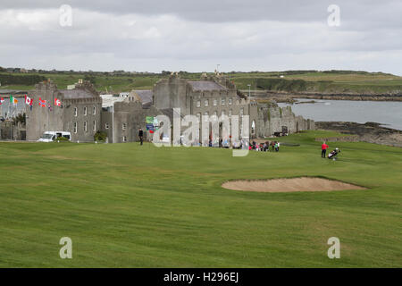 Club-house et golf à Ardglass, comté de Down, Irlande du Nord Banque D'Images