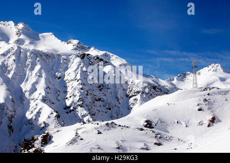 Vue sur le mont Elbrouz - le point le plus élevé de l'Europe. La Russie. Caucase. Banque D'Images