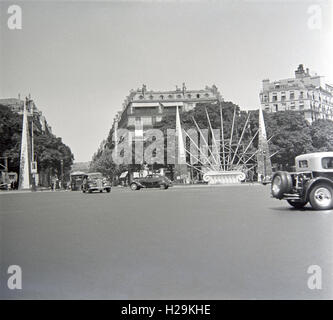 Rond-point des Champs Elysées dans les années 1930, Paris, France Banque D'Images