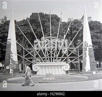 Rond-point des Champs Elysées dans les années 1930, Paris, France Banque D'Images