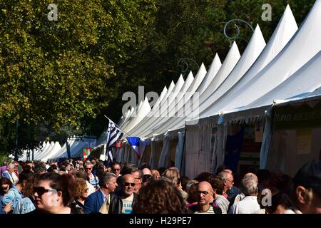 Turin, Piémont, Italie. 25 Septembre, 2016. Terra Madre Salone del Gusto 2016. Pour remercier les chefs de Slow Food, les scientifiques, les producteurs, les étudiants, les concepteurs, les agriculteurs et les politiciens peuvent travailler ensemble à un système où la nourriture bonne, propre et juste la nourriture est disponible pour tout le monde. Crédit : Marco Imazio/Alamy Live News Banque D'Images