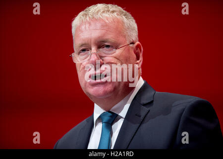 Liverpool, Royaume-Uni. 26 septembre 2016. Ministre de l'ombre pour les syndicats et la société civile Ian Lavery MP parle lors de la deuxième journée de la conférence du parti travailliste à Liverpool. Credit : Russell Hart/Alamy Live News. Banque D'Images