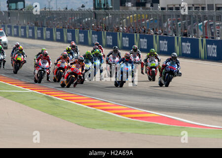 Salou, Espagne. 25 Septembre, 2016. Grand Prix d'Aragon Movistar de Moto GP. Le circuit Motorland. # 25 Maverick Viñales (Spa) Team Suzuki Ecstar, # 46 Valentino Rossi (Ita) Movistar Yamaha Motogp, # 99 Jorge Lorenzo (Movistar Yamaha Motogp) Spa, # 93 Marc Márquez (Spa), l'équipe Repsol Honda # 41 Aleix Espargaro (Spa) Team Suzuki Ecstar, # 4 Andrea Dovizioso (Ita) Ducati Team, # 26 Dani Pedrosa (Honda Repsol) Spa du thé. Crédit : Jose Breton/Pacific Press/Alamy Live News Banque D'Images