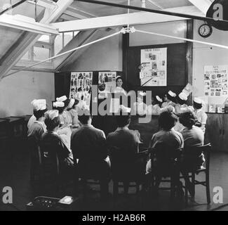 Pour l'heure de l'école d'infirmières dans un hôpital d'enseignement de l'habitation à Leicester c1962. Photo par Tony Henshaw Banque D'Images