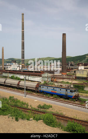L'abandonnée et Carbosin très polluante, l'usine de l'ère Ceausescu, à Copsa Mica, Transylvanie, Roumanie, Europe de l'Est Banque D'Images