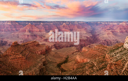 Coucher de soleil sur le Grand Canyon, le Parc National du Grand Canyon, South Rim, Arizona, USA Banque D'Images