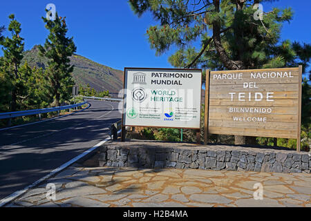Inscrivez-vous à l'entrée du Parc National du Teide, Parque Nacional de las Cañadas del Teide, Tenerife, Canaries, Espagne Banque D'Images