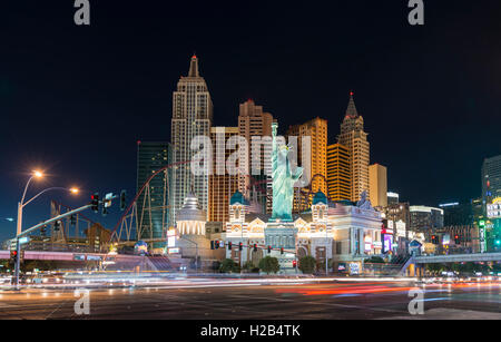 New York New York Hotel and Casino le soir, Las Vegas, Nevada, USA Banque D'Images