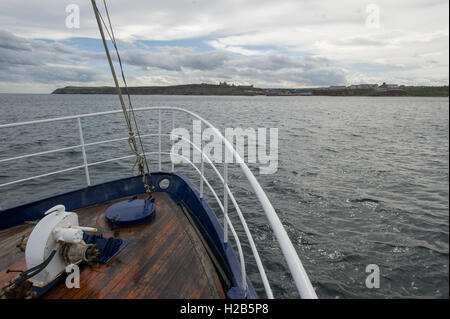 La voile vers Whitby sur la côte du Yorkshire du Nord Banque D'Images