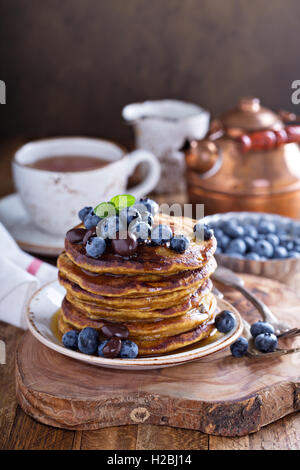 Crêpes aux bleuets de citrouille Banque D'Images