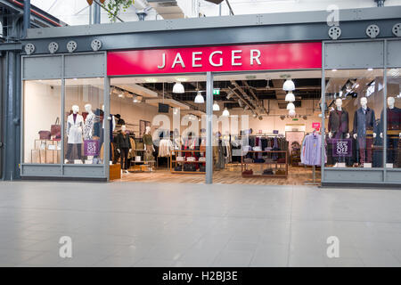 Jaeger fashion store à Swindon Designer Outlet Centre UK Banque D'Images