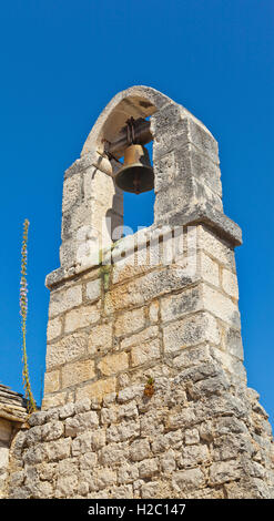 Vue de la bell, AD 13e siècle église dédiée à Saint Nicolas, la colline de Marjan, donnant sur Split, Croatie Banque D'Images
