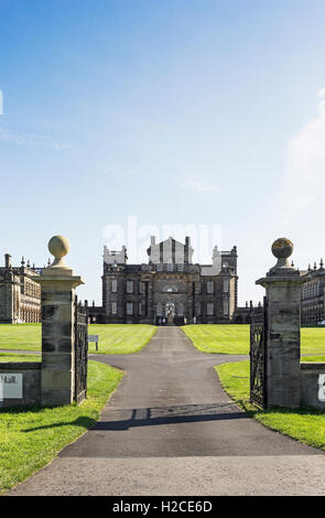 Seaton Delaval Hall, une propriété du National Trust tourné à partir d'un chemin public. Banque D'Images