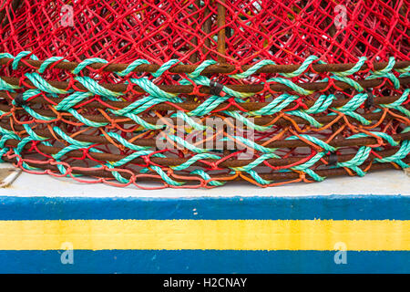 Close up de piles de pots de crabe sur le quai à Harbour Grace (Terre-Neuve et Labrador, Canada. Banque D'Images