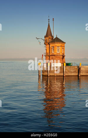 Entrée du port, vieux port, la tour de Constance, le lac de Constance, Bade-Wurtemberg, Allemagne Banque D'Images