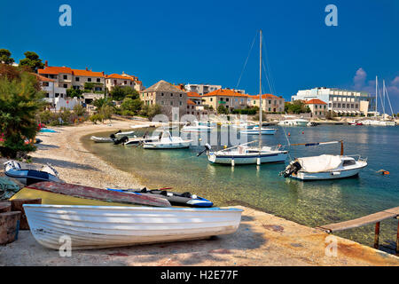 Plage de Dalmatie à Postira village, île de Brac, Croatie Banque D'Images