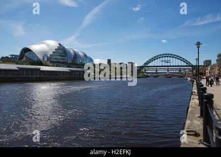 Le Sage Gateshead Gateshead en Angleterre,. Le Sage est une salle de spectacle donnant sur la rivière Tyne et a été conçu par Sir Banque D'Images