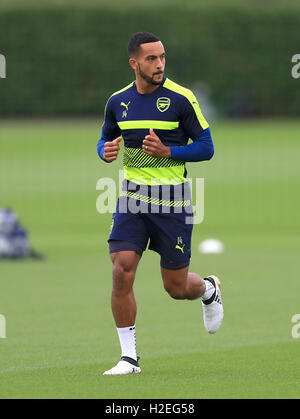 Theo Walcott d'Arsenal pendant une session de formation à la London Colney, Londres. ASSOCIATION DE PRESSE Photo. Photo date : mardi 27 septembre, 2016. Voir l'ACTIVITÉ DE SOCCER histoire d'Arsenal. Crédit photo doit se lire : Adam Davy/PA Wire Banque D'Images