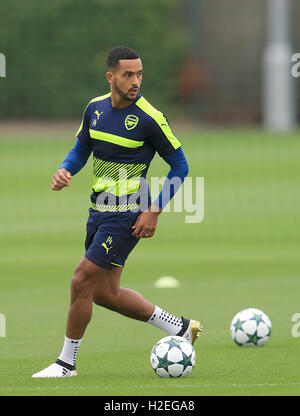 Theo Walcott d'Arsenal pendant une session de formation à la London Colney, Londres. ASSOCIATION DE PRESSE Photo. Photo date : mardi 27 septembre, 2016. Voir l'ACTIVITÉ DE SOCCER histoire d'Arsenal. Crédit photo doit se lire : Adam Davy/PA Wire Banque D'Images