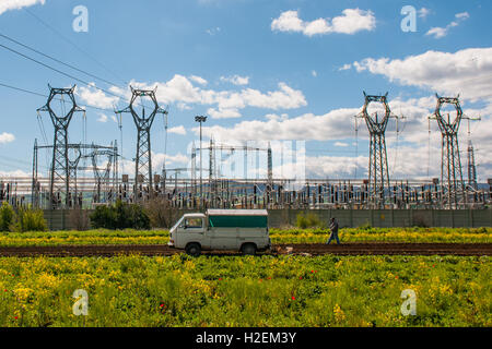 Une centrale électrique à Termoli, au sud de l'Italie. Banque D'Images