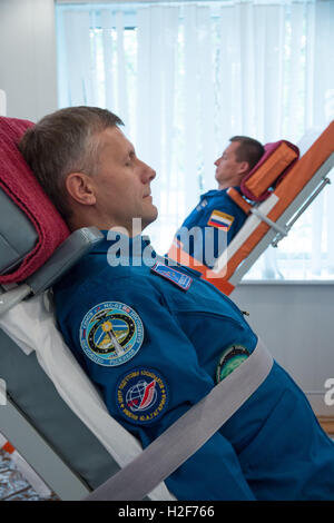 L'expédition 49 de la Station spatiale internationale c'est le cosmonaute russe Andrey Borisenko subit une table d'inclinaison de la formation à l'hôtel cosmonaute le 16 septembre 2016 à Baïkonour, au Kazakhstan. Banque D'Images
