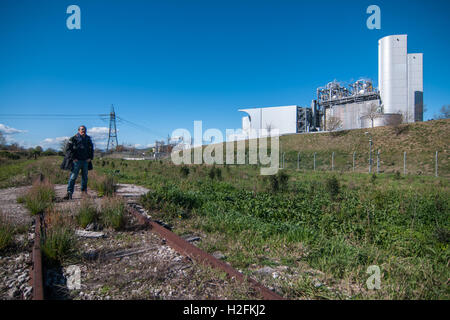 Une centrale électrique à Termoli, au sud de l'Italie. Banque D'Images