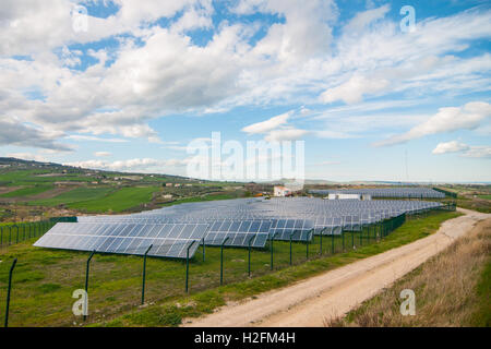 Panneaux solaires à Termoli, au sud de l'Italie. Banque D'Images