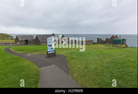 Le Château de Dunluce, Bushmills, comté d'Antrim, en Irlande du Nord, Royaume-Uni Banque D'Images