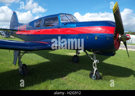 Yak 18T quatre avions de conception russe soviétique enregistrée au Royaume-Uni en tant que G-YAKG Banque D'Images