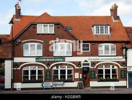 Le Ship Inn, High Street, Fordingbridge, Hampshire, England, UK Banque D'Images