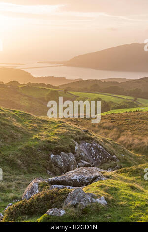 Coucher de soleil sur l'estuaire de Mawddach et Barmouth d Cregennen Llynnau Lake, parc national de Snowdonia, le Nord du Pays de Galles, Royaume-Uni Banque D'Images