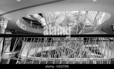 MyZeil, un centre commercial dans le centre de Francfort, Allemagne. Banque D'Images