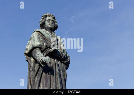 Monument Beethoven sur la Münsterplatz, sculpture en bronze, Bonn, Rhénanie du Nord-Westphalie, Allemagne, Banque D'Images