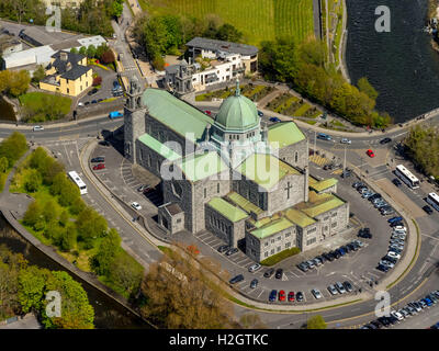 Vue aérienne, la cathédrale de Galway, Galway, le comté de Clare, Irlande Banque D'Images