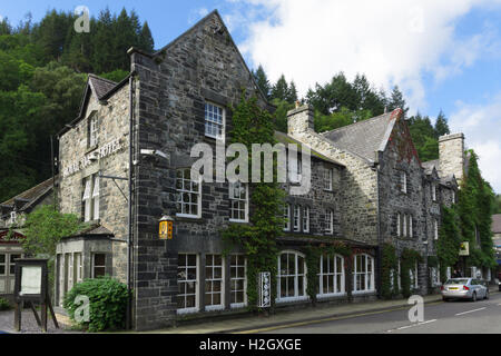 La Royal Oak Hotel à Betws y Coed Wales une ancienne auberge victorienne maintenant un restaurant et propose un hébergement aux visiteurs Banque D'Images