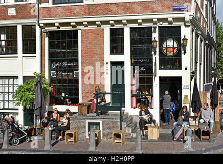 Cafe 't Papeneiland Pub Cafe Bar extérieur Prinsengracht Jordaan Amsterdam Pays-Bas Banque D'Images