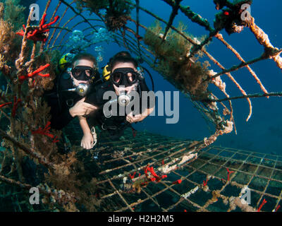 Les plongeurs de la marine israélienne contrôle le port maritime pour les mines et les activités de l'ennemi. Photographié dans la base navale militaire de Eilat, Banque D'Images