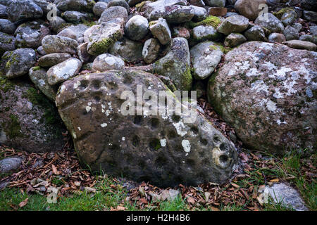 Grande tasse-trottoir marqué à Clava Cairns près d'Inverness, Écosse, Royaume-Uni Banque D'Images