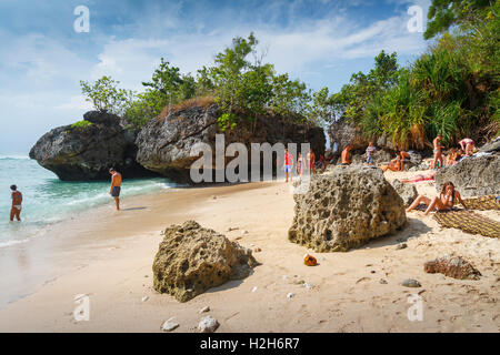 Les gens sur la plage. Banque D'Images