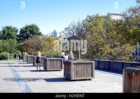 France Paris promenade plantée, jardin sur viaduc Banque D'Images