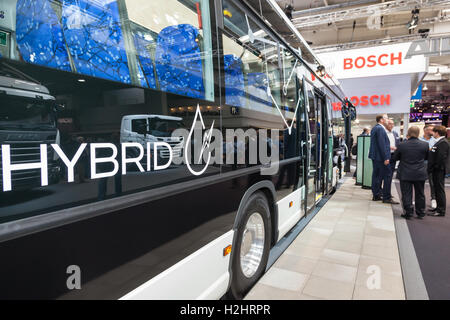 Nouvelle série de l'autobus hybride Scania au Salon IAA 2016 Banque D'Images