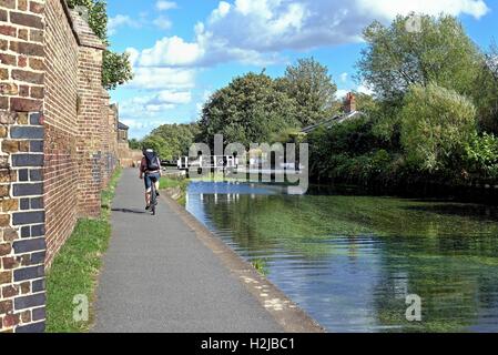 Grand Union canal à écluses Hanwell west London UK Banque D'Images