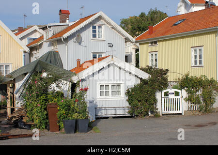 Maisons de village côtier dans Bohuslän en Suède Banque D'Images