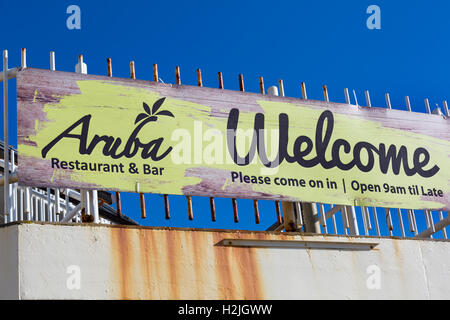 Bienvenue à Aruba Restaurant & Bar signe sur la jetée de Bournemouth en Septembre Banque D'Images