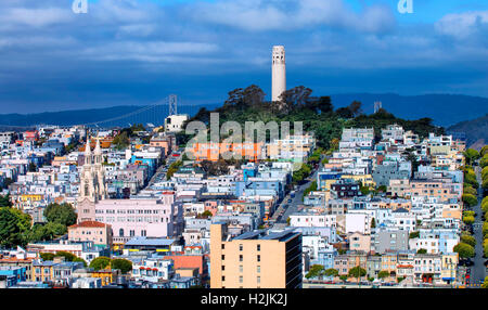 La Coit Tower et de Telegraph Hill à San Francisco Banque D'Images