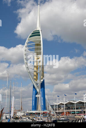 La tour Spinnaker à GUNWHARF QUAYS de Portsmouth, Hampshire, Angleterre Banque D'Images