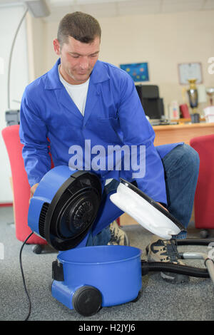 L'homme dans le bureau Banque D'Images