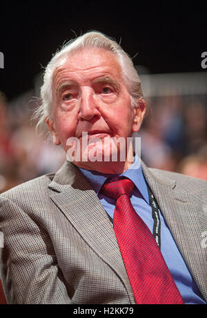 Dennis Skinner,député de Bolsover depuis 1970,lors de la conférence du parti travailliste à Liverpool 2016 Banque D'Images